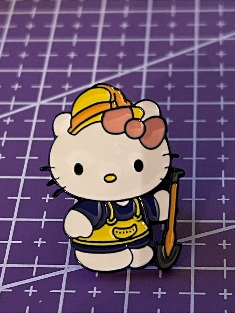 Hello Kitty construction worker enamel pin,NEW